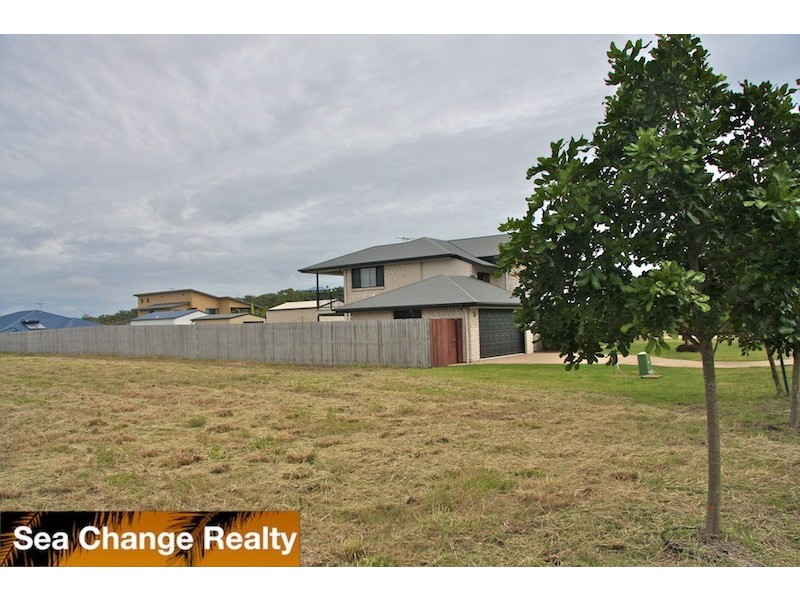 6 Lakeview Circuit, Mulambin QLD 4703
