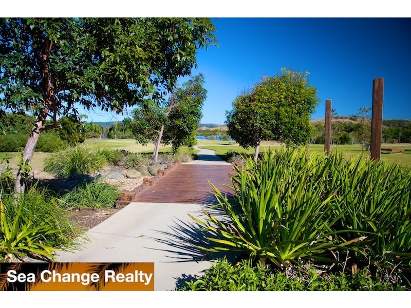 6 Lakeview Circuit, Mulambin QLD 4703