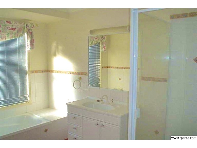 32 Larnach Street, Emu Park QLD 4710