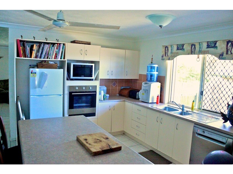 32 Larnach Street, Emu Park QLD 4710