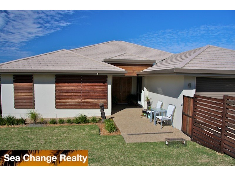 82 Larnach Street, Emu Park QLD 4710