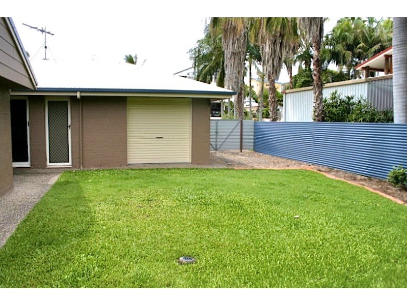 6 Thomas Street, Emu Park QLD 4710