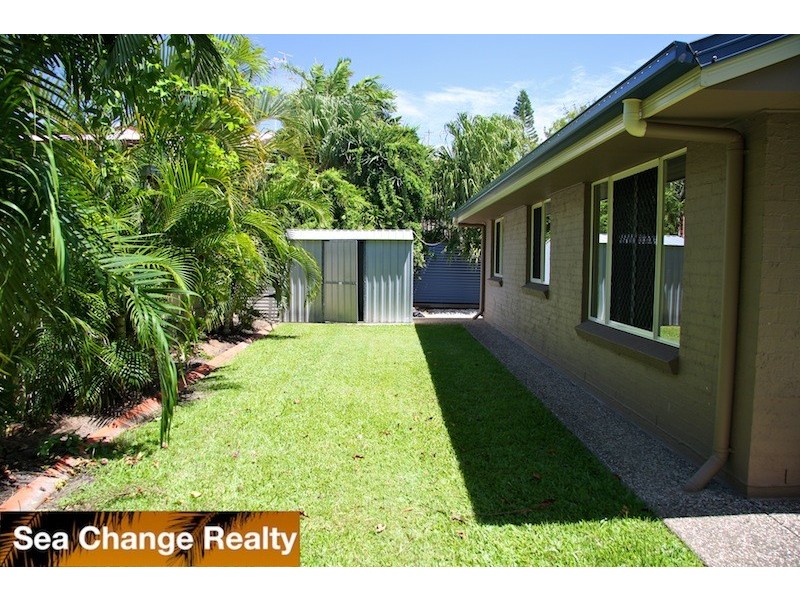 6 Thomas Street, Emu Park QLD 4710