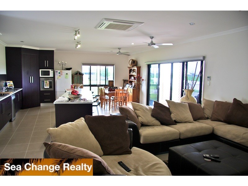 16  Sorrento Way, Emu Park QLD 4710