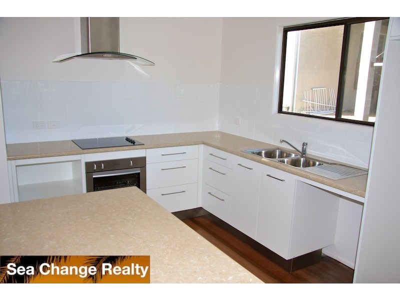 1 Larnach Street, Emu Park QLD 4710