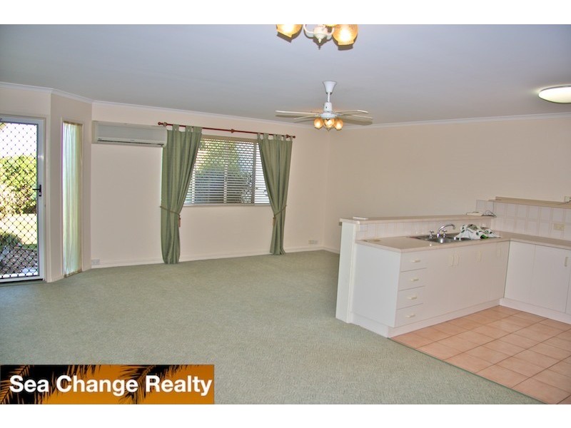 2/63 Hewitt Sreet, Emu Park QLD 4710