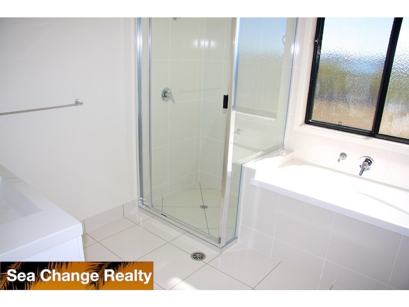 8 The Peak, Emu Park QLD 4710