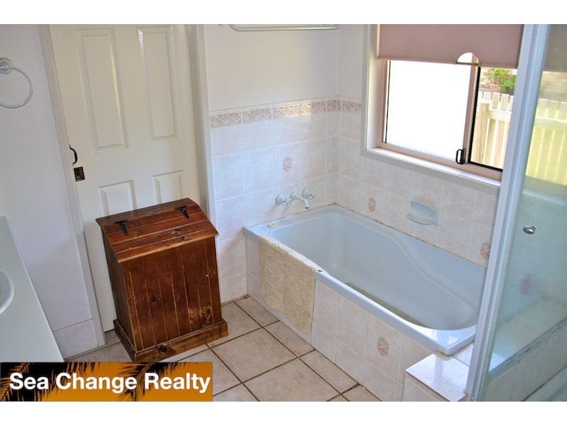 1091 Scenic Highway, Kinka Beach QLD 4703