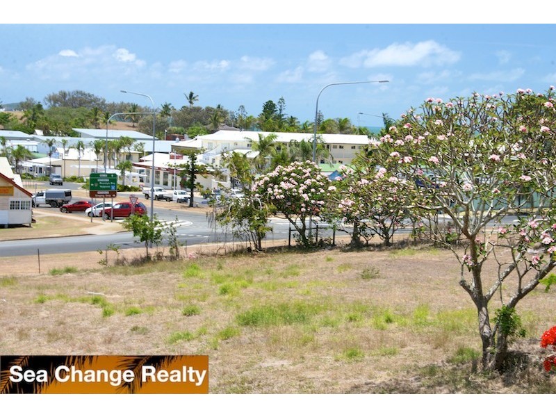 25 Hill Street, Emu Park QLD 4710