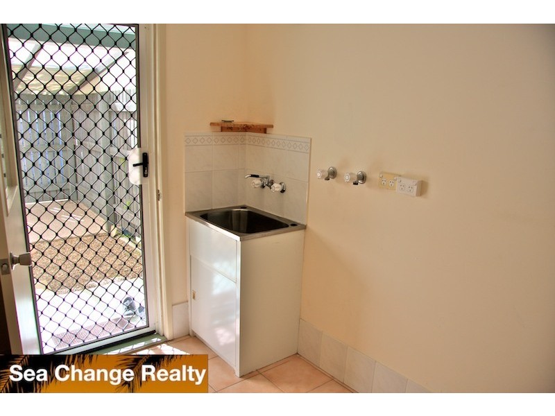 2/63 Hewitt Sreet, Emu Park QLD 4710