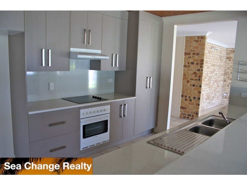 2 Coolwaters Esplande, Kinka Beach QLD 4703