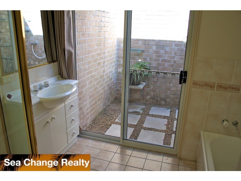 2 Coolwaters Esplande, Kinka Beach QLD 4703