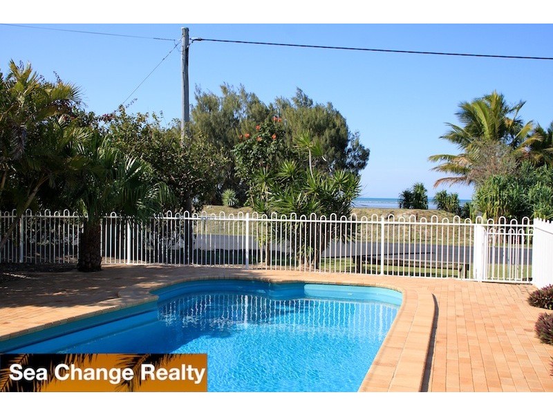 2 Coolwaters Esplande, Kinka Beach QLD 4703