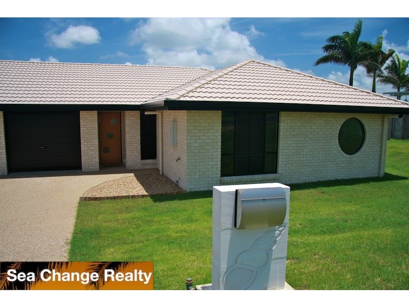 2/64 Hewitt  Street, Emu Park QLD 4710