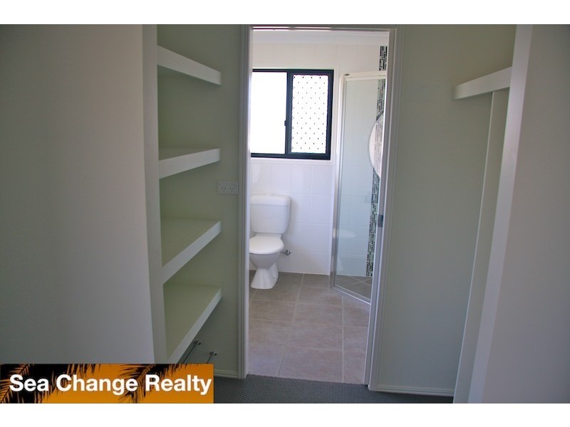 2/64 Hewitt  Street, Emu Park QLD 4710