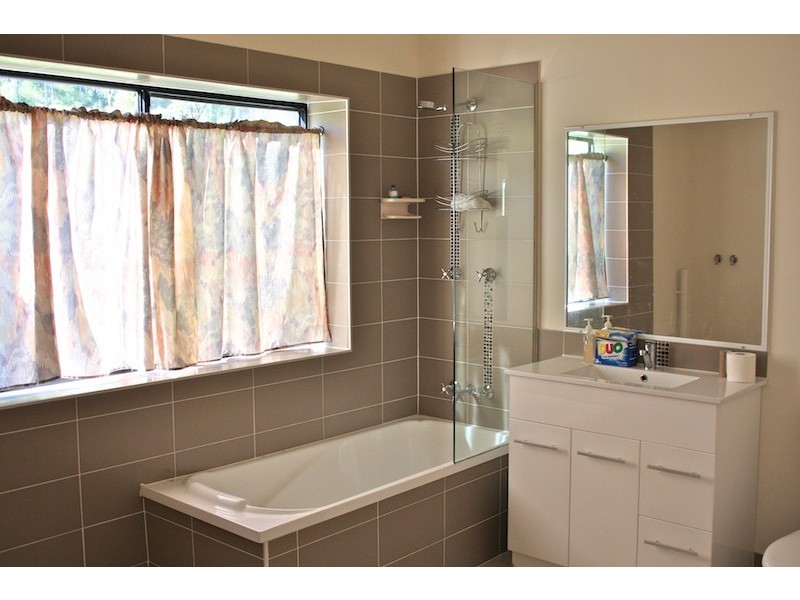 15  Platts Road, Tanby QLD 4703