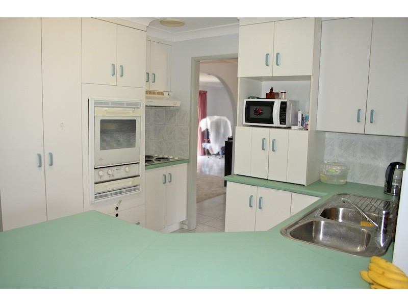 28  Evelyn Street, Emu Park QLD 4710