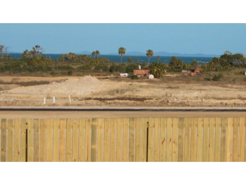 7 Falcon Crest, Blackwater QLD 4717