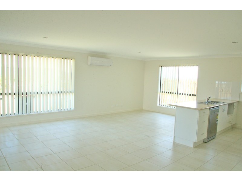 7 Falcon Crest, Blackwater QLD 4717