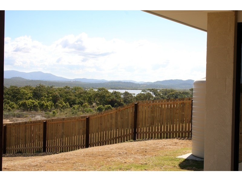 60 Falcon Crest, Emu Park QLD 4710