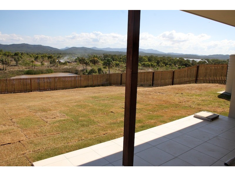 60 Falcon Crest, Emu Park QLD 4710