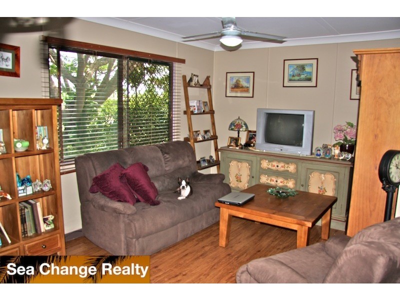 11 Nelson Street, Emu Park QLD 4710