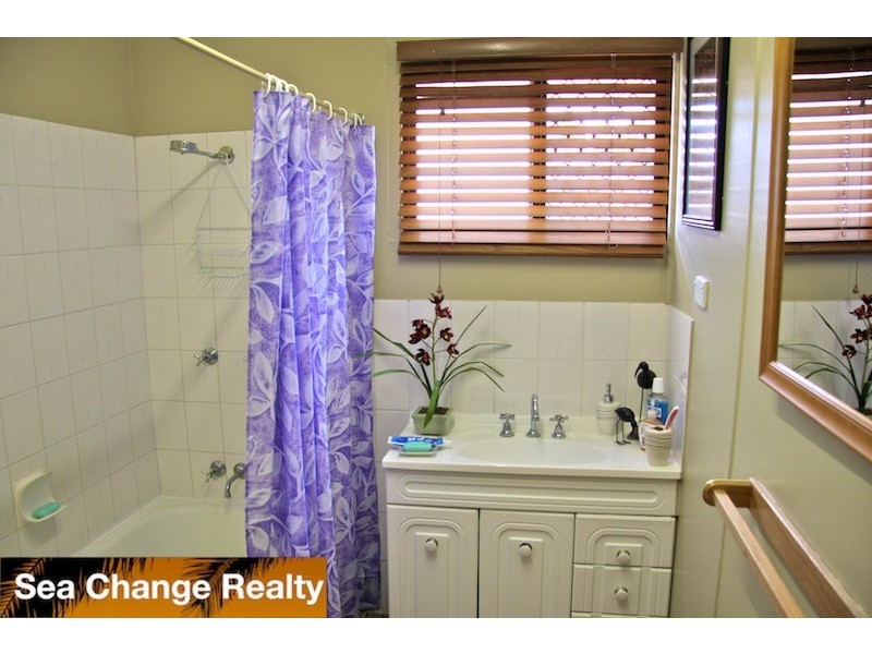 11 Nelson Street, Emu Park QLD 4710