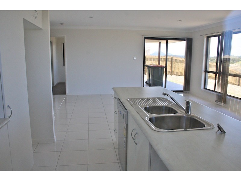 16 Falcon Crest, Emu Park QLD 4710