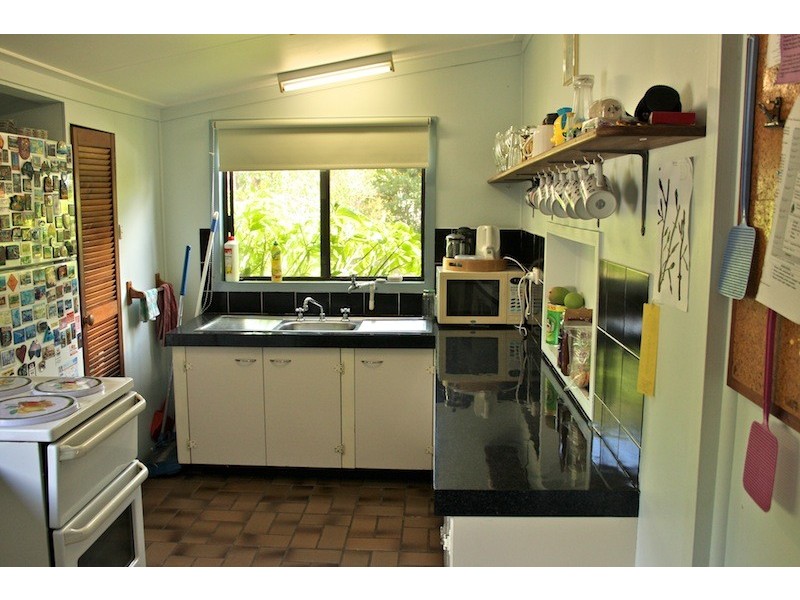 7  Cemetery Road, Cawarral QLD 4702