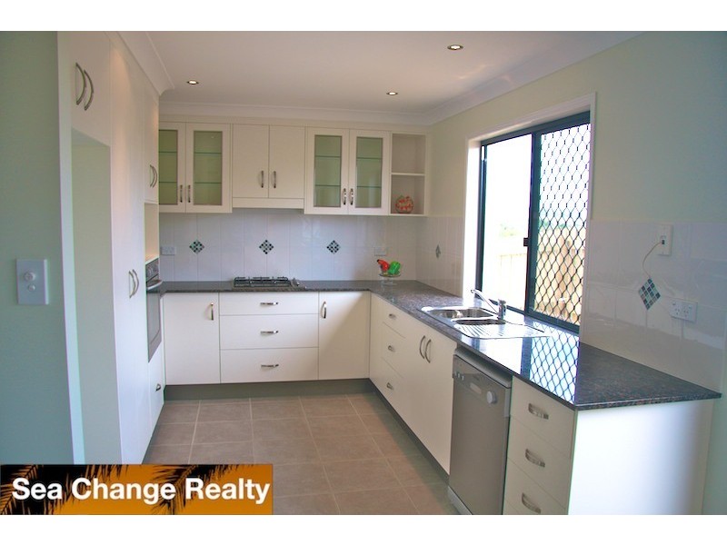 1/64 Hewitt  Street, Emu Park QLD 4710