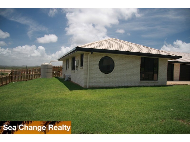 1/64 Hewitt  Street, Emu Park QLD 4710