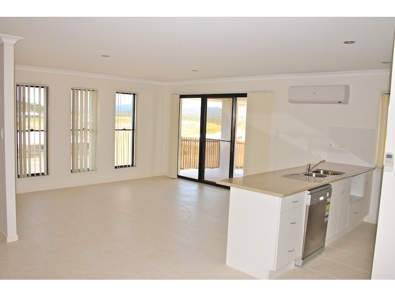 2 The Peak, Emu Park QLD 4710