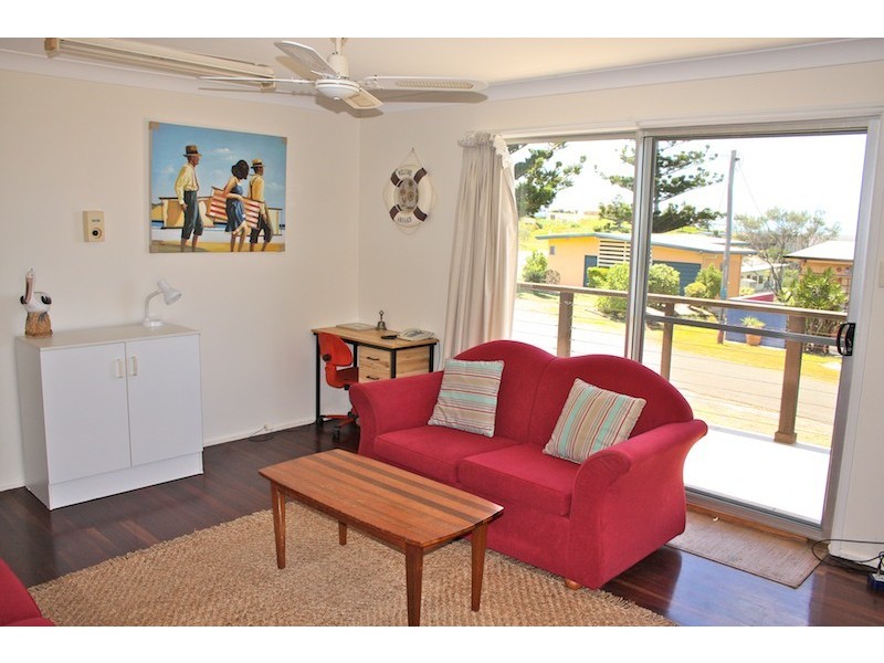 10 Arthur Street, Zilzie QLD 4710