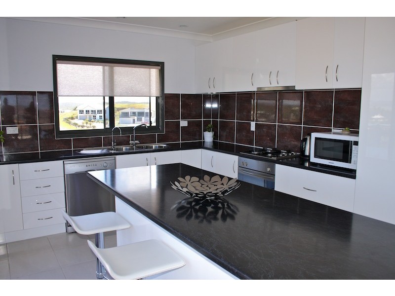 92 Larnach Street, Emu Park QLD 4710