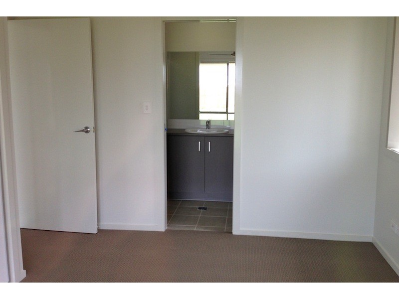 15 Taramoore Road, Gracemere QLD 4702