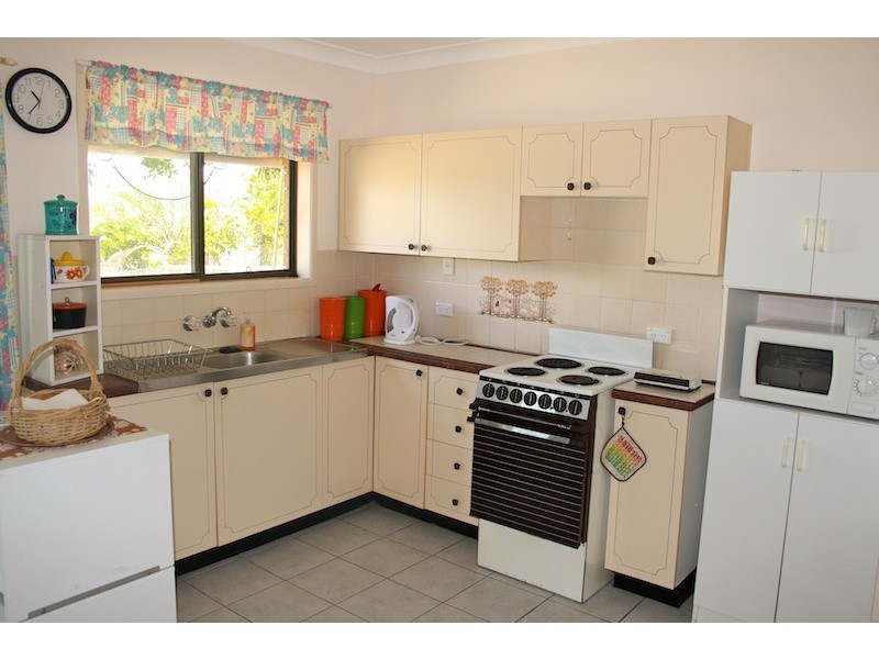 8 Claude Street, Emu Park QLD 4710
