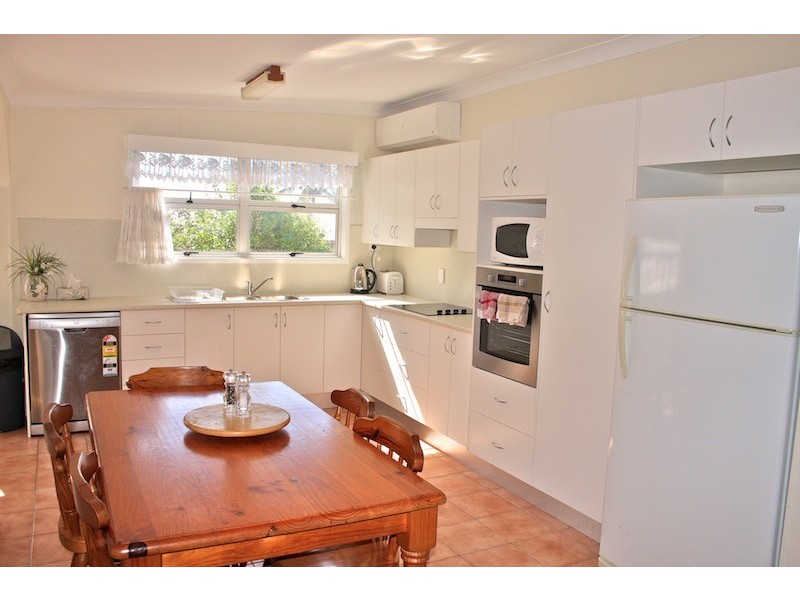 7 McLeod Street, Emu Park QLD 4710