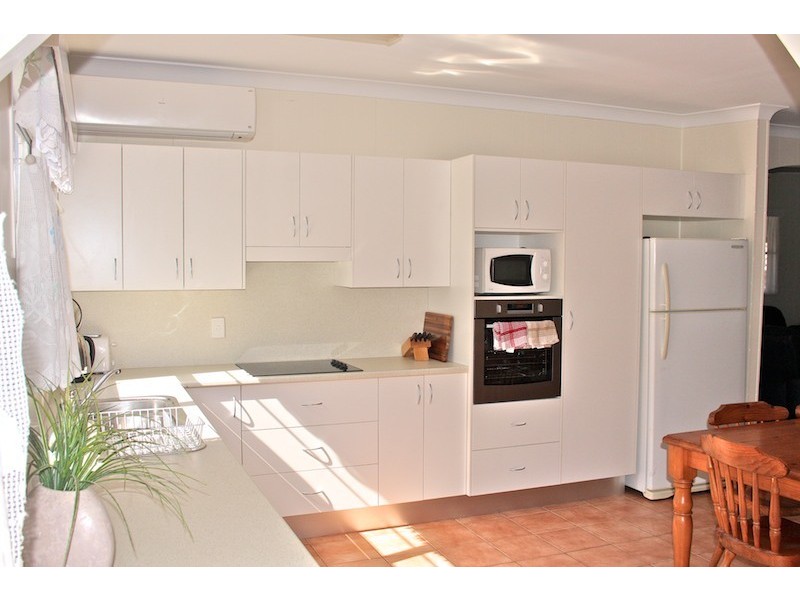 7 McLeod Street, Emu Park QLD 4710