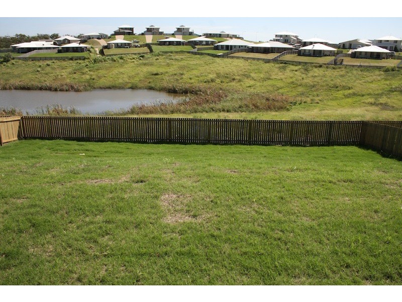 24 Falcon Crest, Emu Park QLD 4710