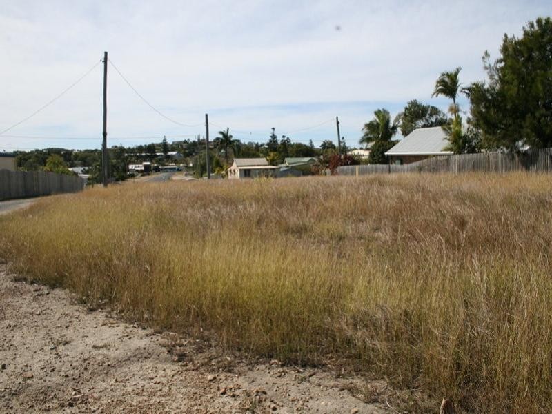 42 Wood Street, Emu Park QLD 4710