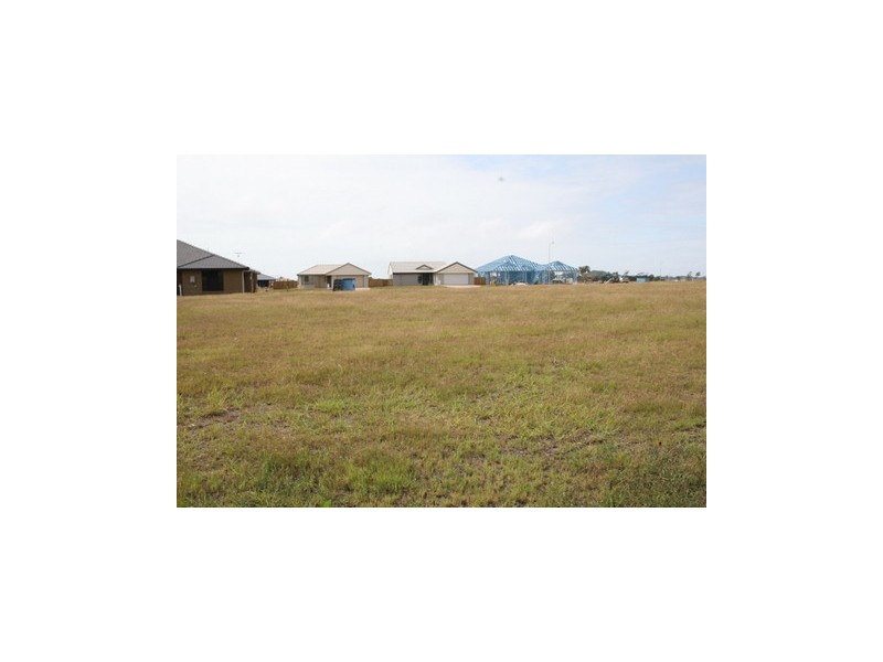 5 & 9 Eagle Heights Road, Zilzie QLD 4710