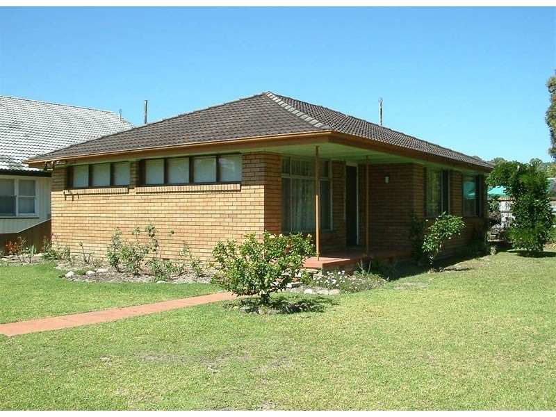 844  Macquarie Drive, Croudace Bay NSW 2280