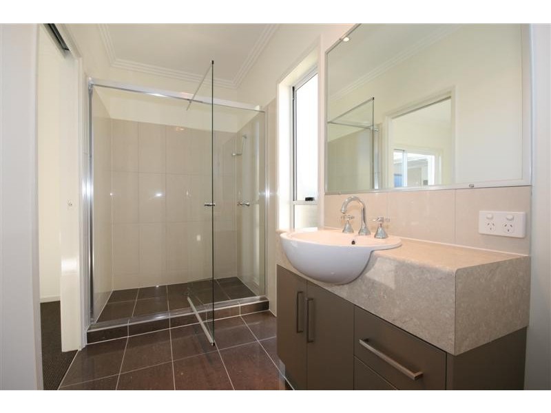 16 Astley Parade, North Lakes QLD 4509