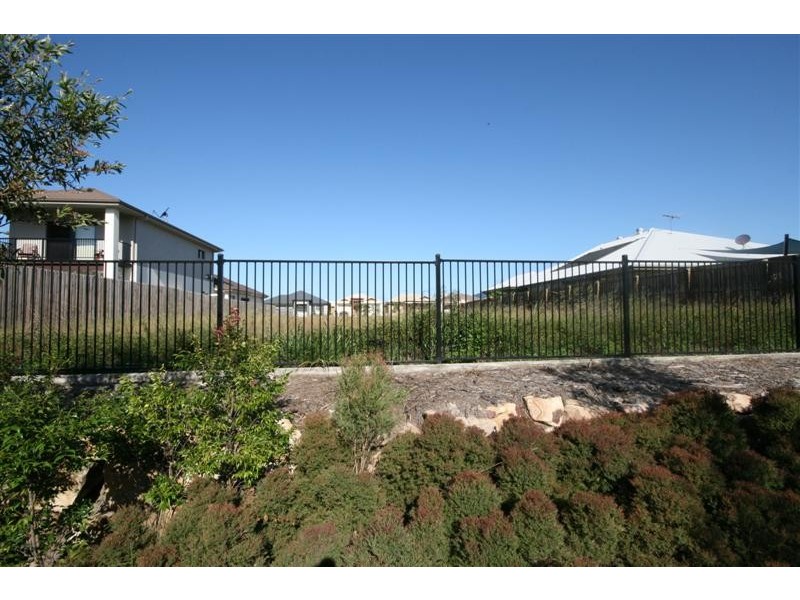8 Silkyoak Court, North Lakes QLD 4509
