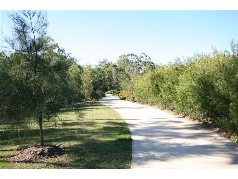 8 Silkyoak Court, North Lakes QLD 4509