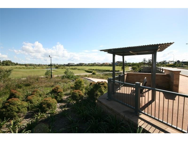 8 Silkyoak Court, North Lakes QLD 4509