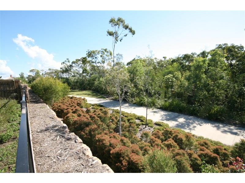 8 Silkyoak Court, North Lakes QLD 4509