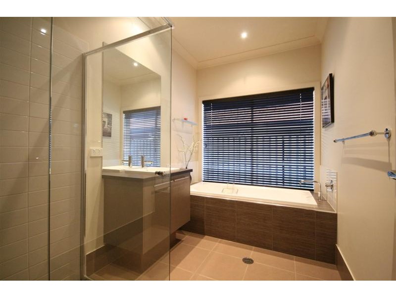 15  Elkington Circuit, North Lakes QLD 4509