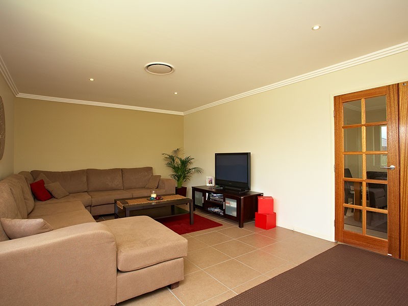 12 Silkpod Court, North Lakes QLD 4509