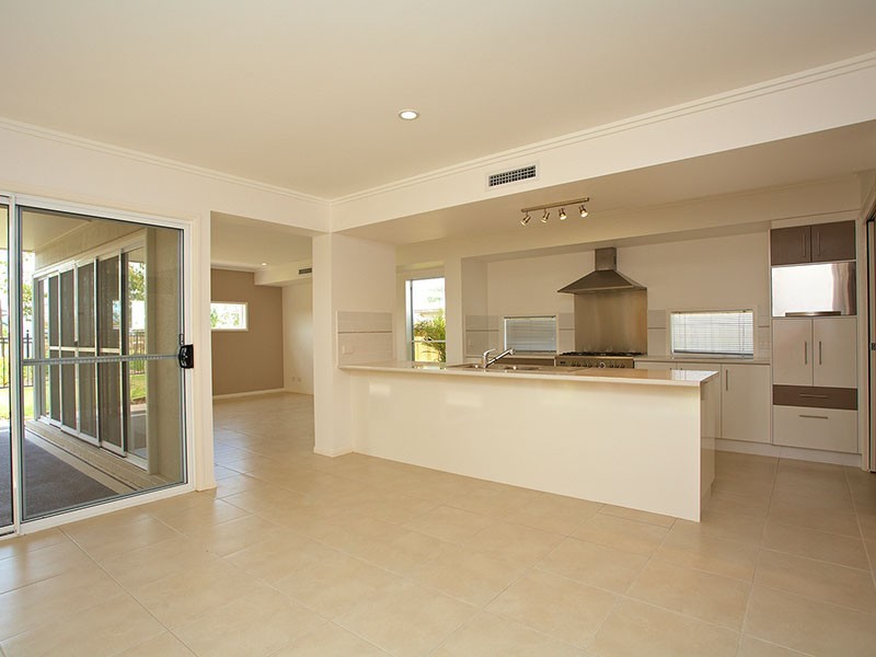 10  Franklin Street, North Lakes QLD 4509